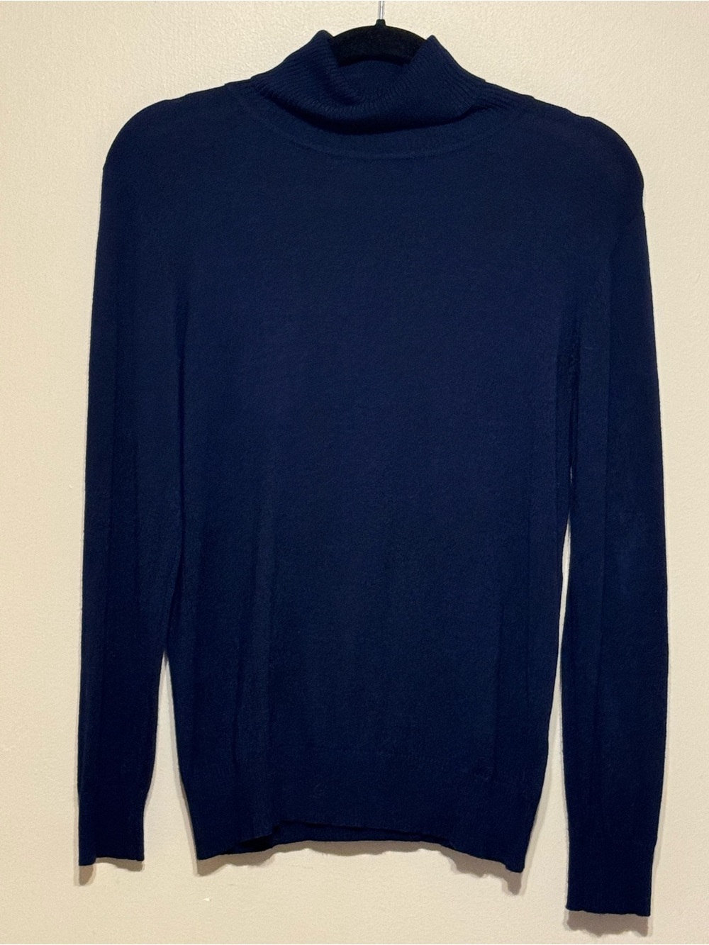 Joseph A Navy Blue Men's Turtleneck Sweater. Fine Gauge Knit Long Sleeve